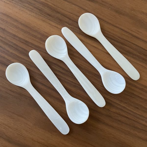G8 - Mother pearl spoon (4.75inc)(1)